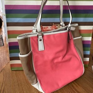 NEW Coach spring block color purse